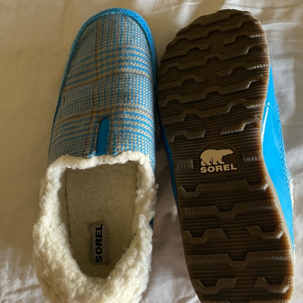Woman’s Sorel blue plaid slippers